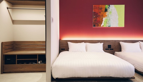 Design Quadruple Room