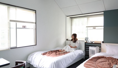 Twin Room (A)
