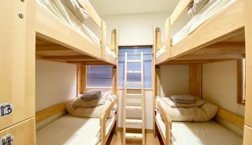 Shared Dormitory, Women only