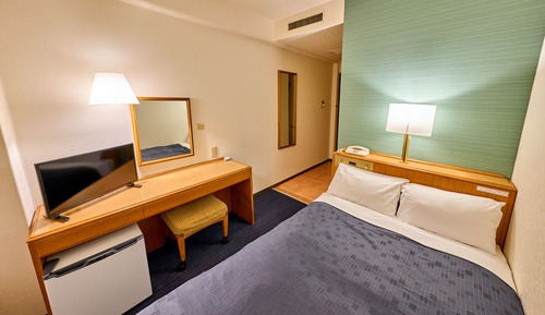 [Smoking] Semi-Double Room