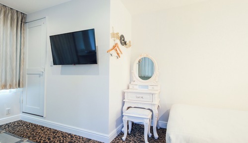 Deluxe Family  Room 2F