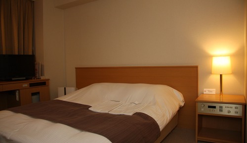 Double Room, Smoking