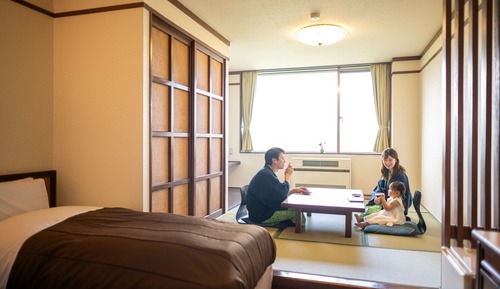 Japanese Western Style Room with Tatami area