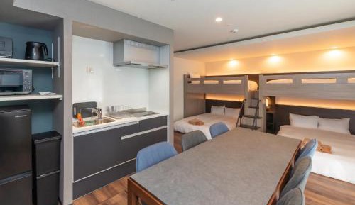 Deluxe One-Bedroom Apartment