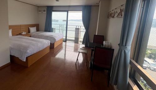 Quadruple Room with Sea View