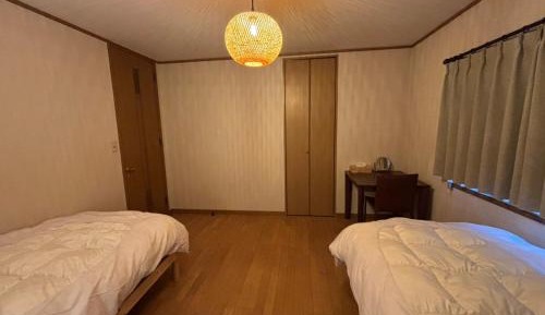 Standard Twin Room with Shared Bathroom