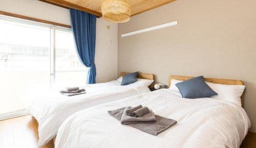One-Bedroom Apartment with Balcony