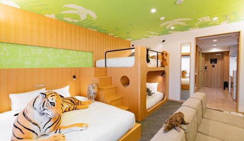 Superior Room (6 Adults) - Zoo Theme