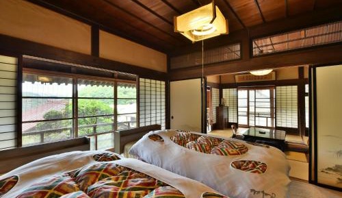Triple Room with Shared Bathroom
