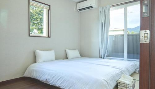 Standard Twin Room with Shared Bathroom