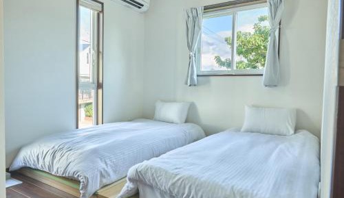Twin Room with Shared Bathroom