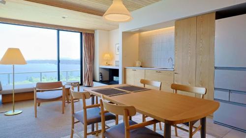 Standard Twin Room with Sea View