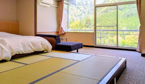 Standard Japanese-Style Twin Beds Room holds 4 people- Shower Only - Non-Smoking