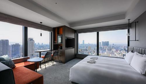 Deluxe Corner King Room - Non-Smoking