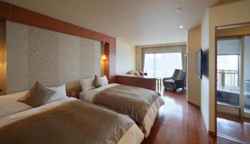 Grand Twin Room on the Top Floor with Private Hot Spring Bath - Non-Smoking