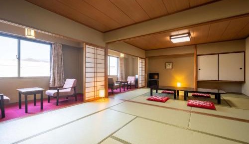 Japanese Style Classic Room with Ten Futon Beds 