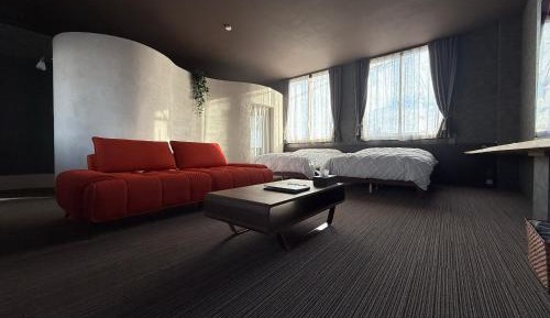 One-Bedroom Deluxe Apartment