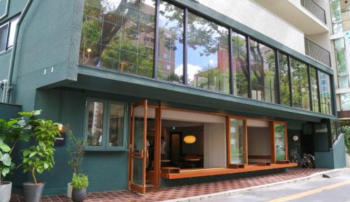 One-Bedroom Apartment with Balcony
