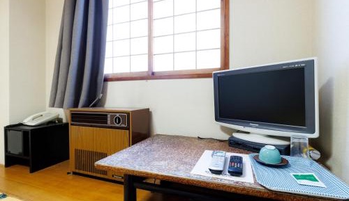 Japanese Room up to 2 guests with Shared Bathroom - Non-Smoking