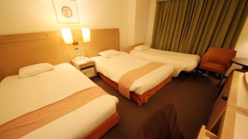 Standard Twin Room with Extra Bed - Non-Smoking