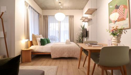 One-Bedroom Apartment with Balcony