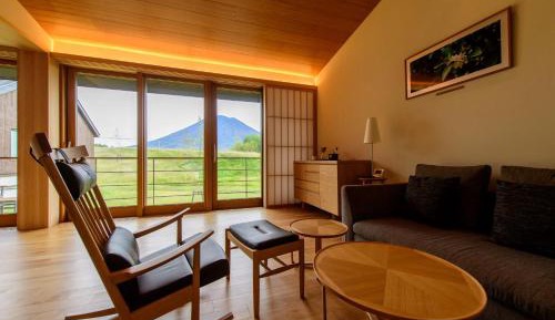 Twin Room with Mountain View