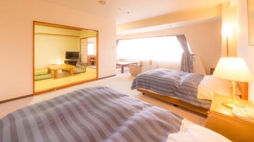Deluxe Twin Room with Sea View