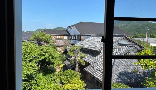 Suite with Mountain View