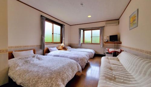 Triple Room with Shared Bathroom