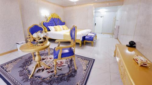Superior King Room