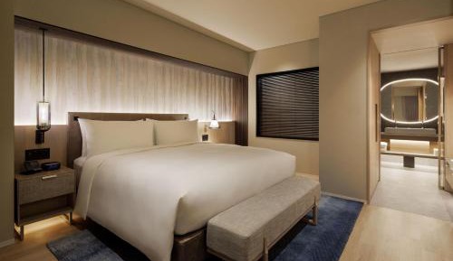 One-Bedroom King Suite 