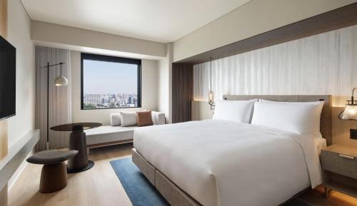 Corner King Room