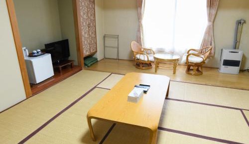 Japanese-Style Room - Electric Cigarets Only