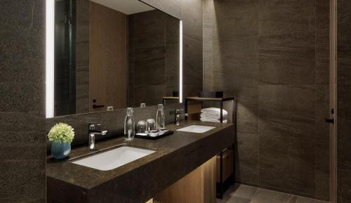 Euphoria Deluxe Twin Room with City View