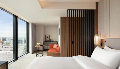 Euphoria Premier King Room City View with Butler Box 