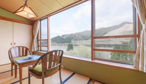 Japanese-Style Family Room - Non-Smoking