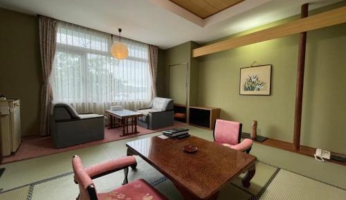 Family Room with Tatami Area-Lake View - Non-Smoking