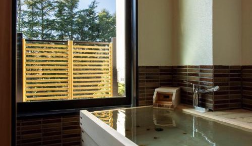 Japanese-style Room (12 Tatami Mats) with Private Semi-Open-Air Hot Spring Bath - Main Wing Zuiun