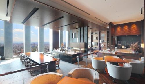 Premium Corner Twin Room with Club Lounge Access