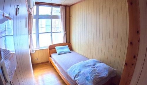 Single Room with Shared Bathroom