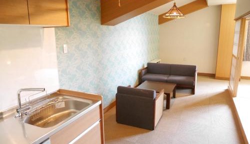 Mountain View Japanese-Style Studio Room with Full-size Kitchen and Lounge