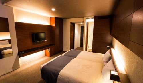 Modern Japanese or Modern Twin Room with Shared Bathroom - Non-Smoking