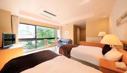Twin Room with View Bath