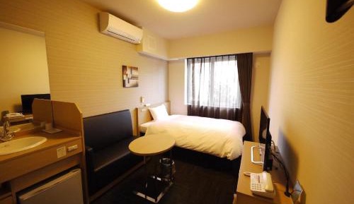 Single Room with Shared Bathroom - Non-Smoking