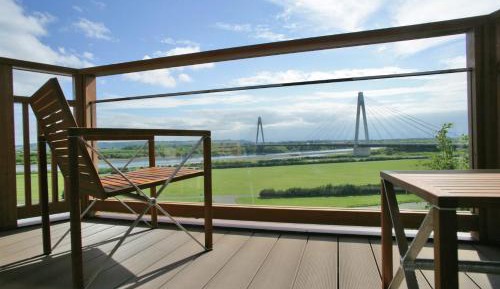 Twin Room with River View - Non Smoking 