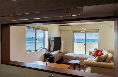 Yokosuka House | Oceanfront Villa Hale Kahakai