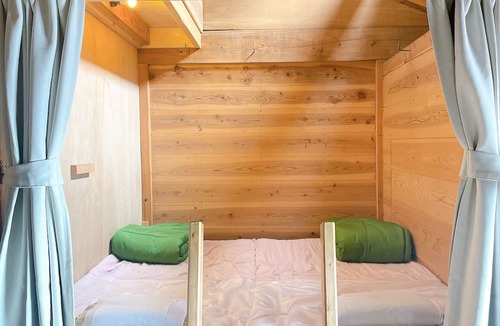 Fujinomiya Cabin | Mt.Fuji Fujinomiya Trail The New 7th Station Goraikousansou