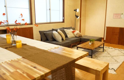 Yuzawa-machi House | 【Hotspring/Max28ppl】13BR｜Darts&Karaoke｜2 parkspots