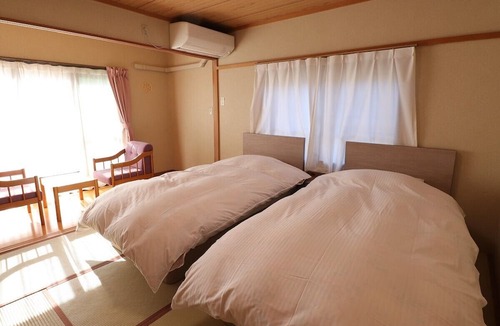 Kakeyu Hot Springs House | Kakeyu Onsen Kutsurogi No Yado Kuroiwa Ryokan