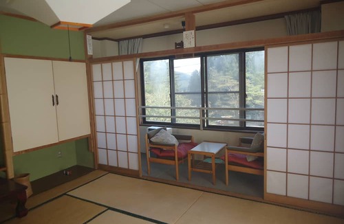 Myoko House | Le Café Cerisier